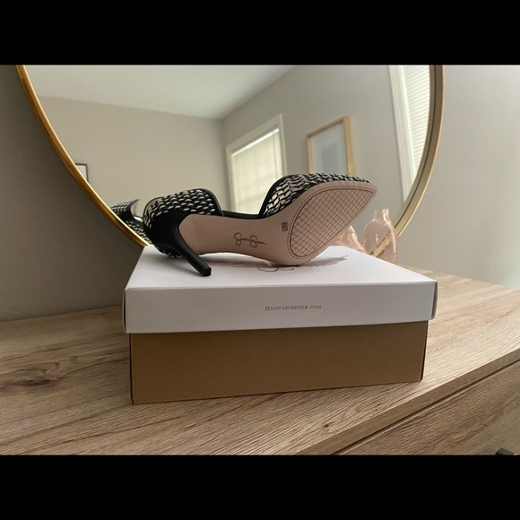 *SOLD* Jessica Simpson pumps pointed toe - Picture 6 of 10
